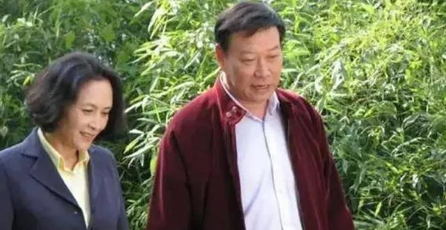 |他当年比赵本山还火，靠小品从春晚爆红到销声匿迹，为何突然消失