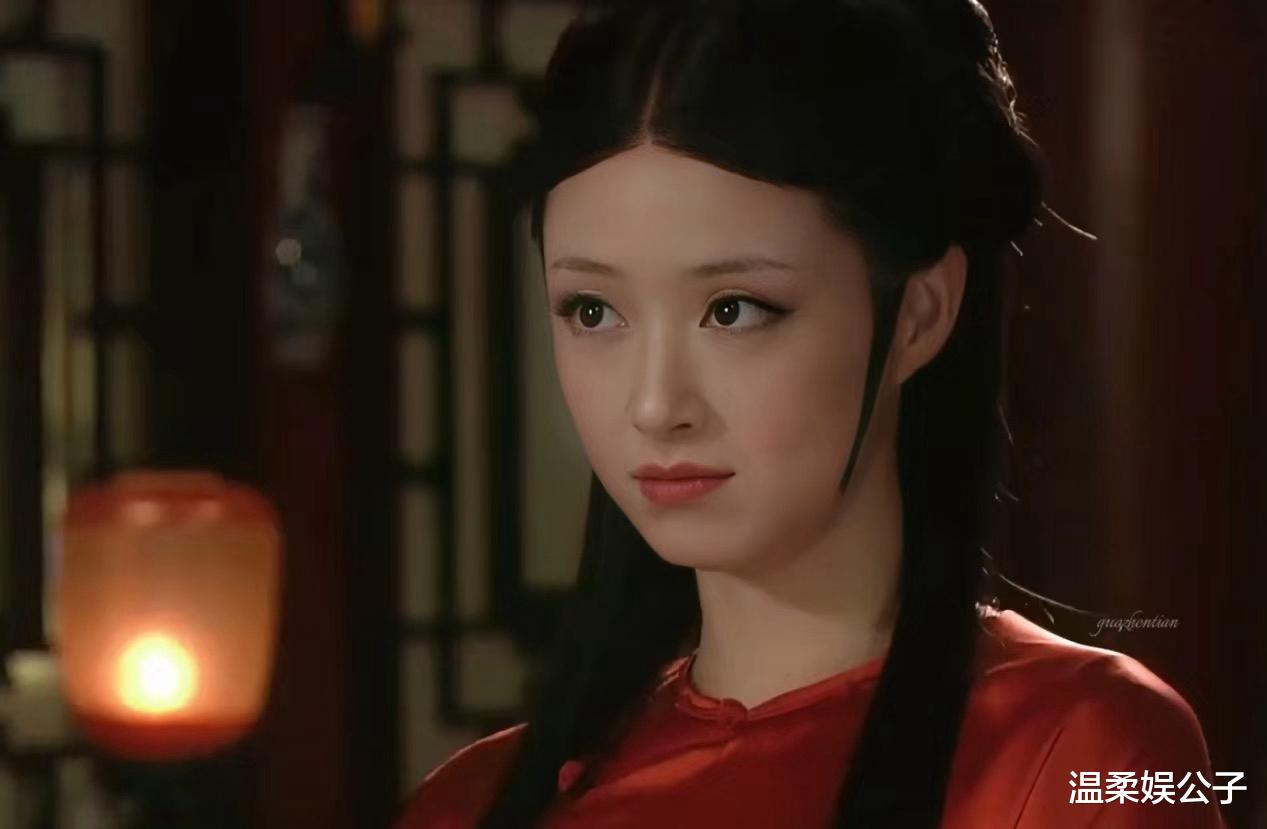 看了蒋欣19岁和刘亦菲合影,才知道她有多美,难怪41岁秒了关晓彤