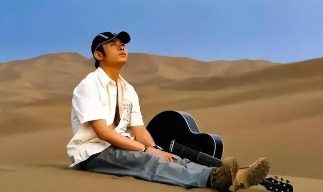 刀郎离婚30年，前妻含泪自述：他住着豪宅，我却一无所有