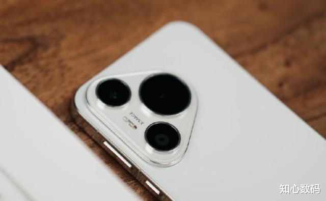 华为终于摊牌了,Pura70跌价1322元,高端旗舰售价一降再降