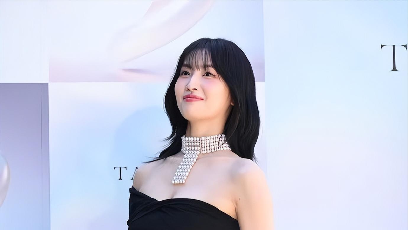 韩国知名女星，佩戴价值7亿韩元珠宝亮相，坦言自信了心情也好了