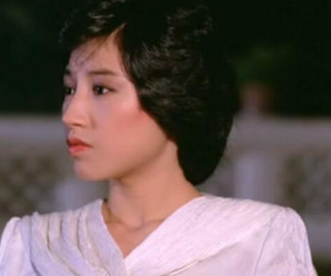 3任丈夫，2任被判刑，1任无辜惨死，曾经的“玉女掌门人”现如何