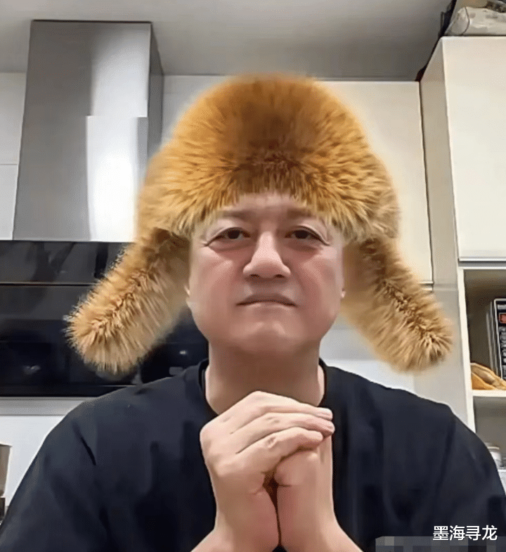 又现208W卖惨，李亚鹏直播痛哭讨礼物，遭网友讽刺网上要饭