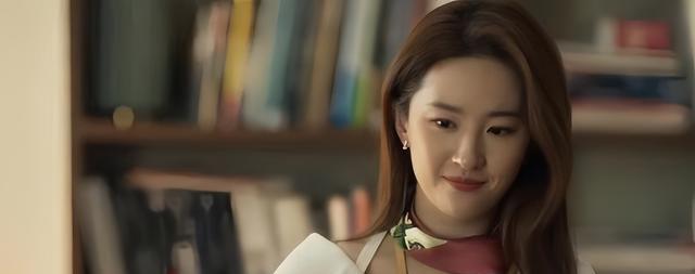 金鹰奖：王一博众望所归，刘亦菲除名 85 花，成毅爆冷引关注