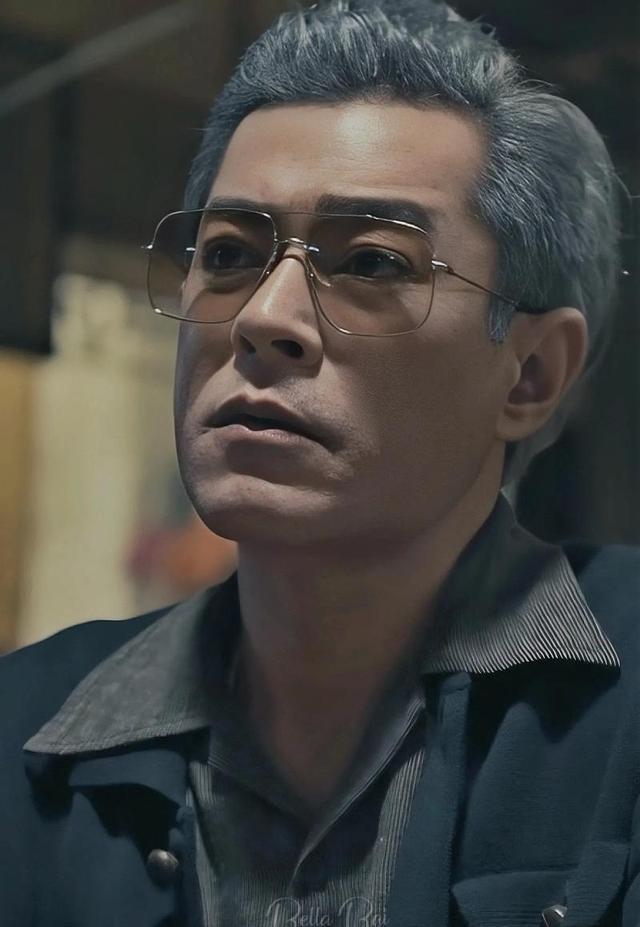 电影《九龙城寨之围城》:细节隐藏内容,4个缺点拖影片节奏