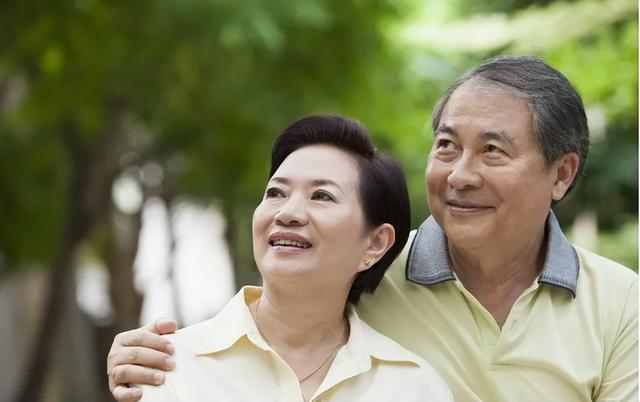 寿命与体重的关系被发现:50岁后,体重越接近“这个数”,越健康