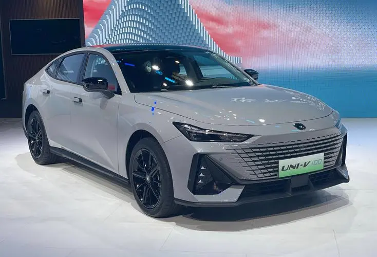 被忽视的轿跑神车!媲美奥迪A7,续航1300km,仅售8万多,却卖不动