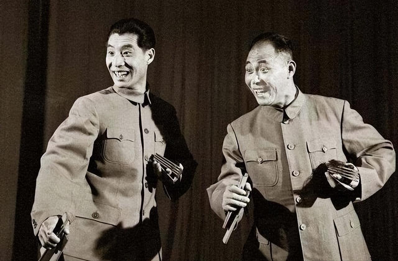 马三立在85年春晚上，为何拒绝跟主持人姜昆握手？多年后爆出真相