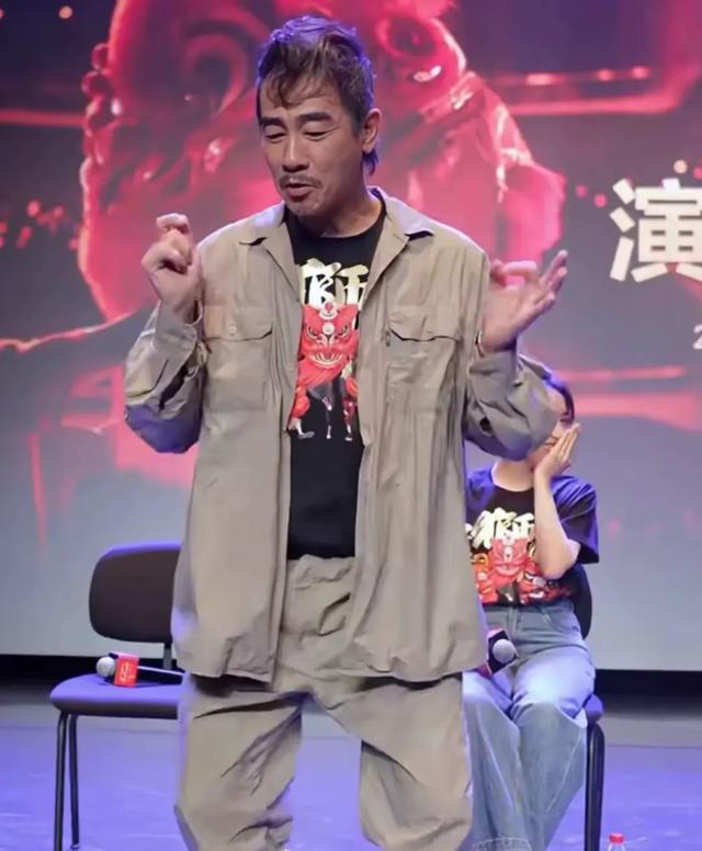 陈小春这是怎么了？才57岁就断崖式衰老，韦小宝再也回不来了！