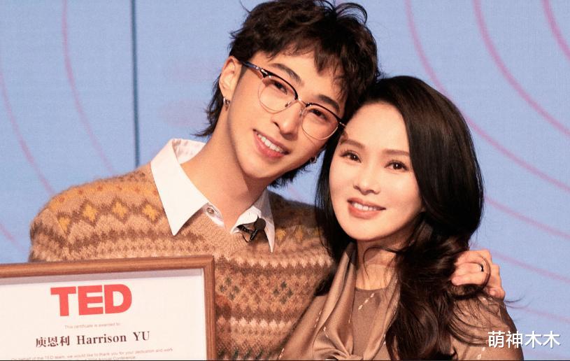 56岁伊能静生图引热议 ,医美痕迹明显直播滤镜大,不愿自然老去