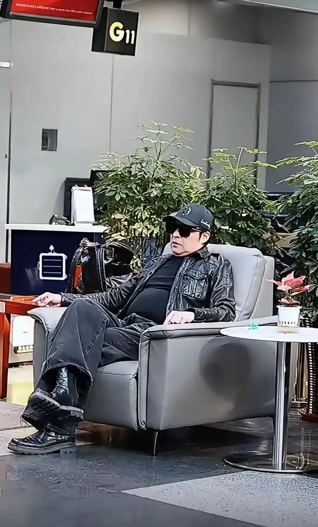 无滤镜大变样,吴家丽膀大腰圆,陈德容撞脸杨幂,高圆圆铁桶身材