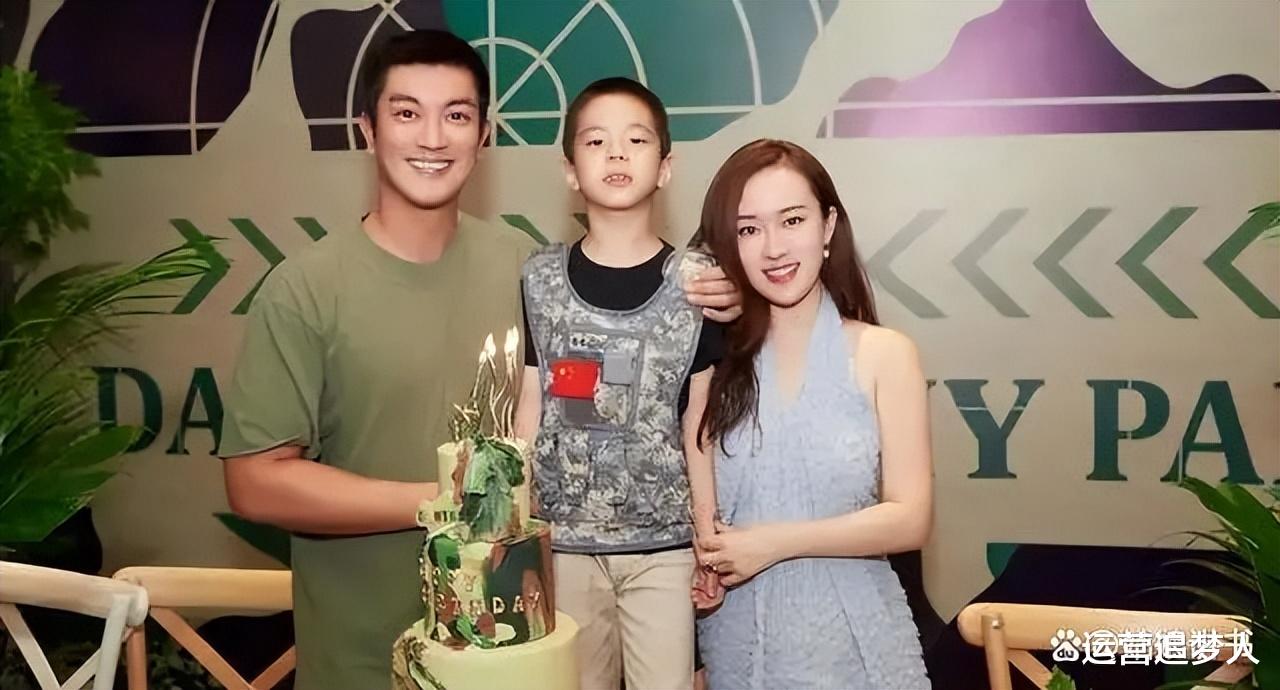 霍思燕三千平新家豪宅曝光,宠物竟是珍稀孔雀?惊人身材引关注!