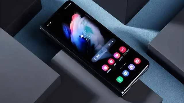 三星豁出去了，三星Z Fold3售价跌至1617元，等等党赢了