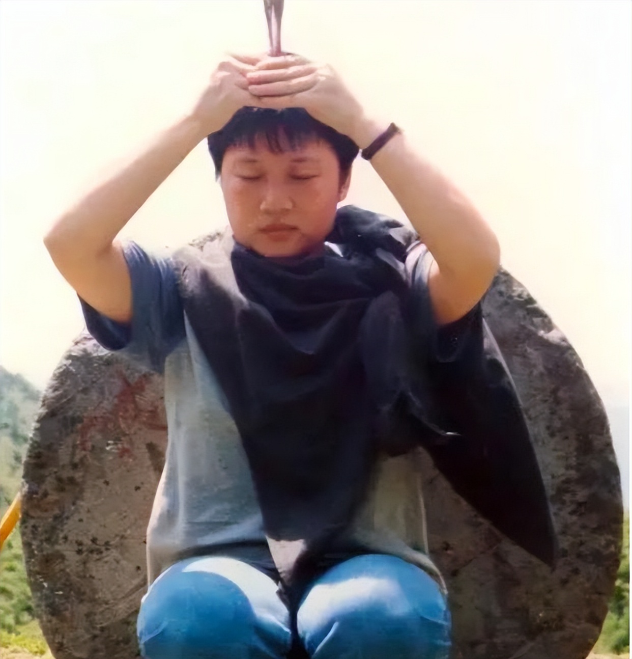 从红极一时到吃斋念佛,接连爱上人夫后,削发为尼的李娜现状如何