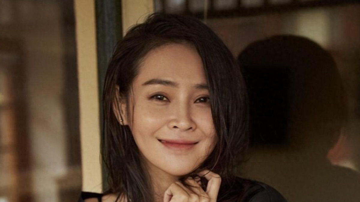 以为退圈了，原来是医美“换头”没认出来，真美人就该远离科技