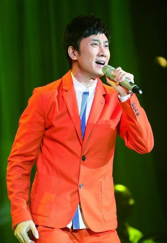 娶富婆为妻后，他从铁路工人变春晚歌手，承诺不变心的他做到了吗