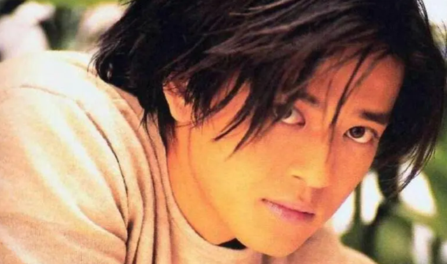 越活越走样!5位中年男星从帅气变僵硬似蜡像,颜值崩塌引人唏嘘