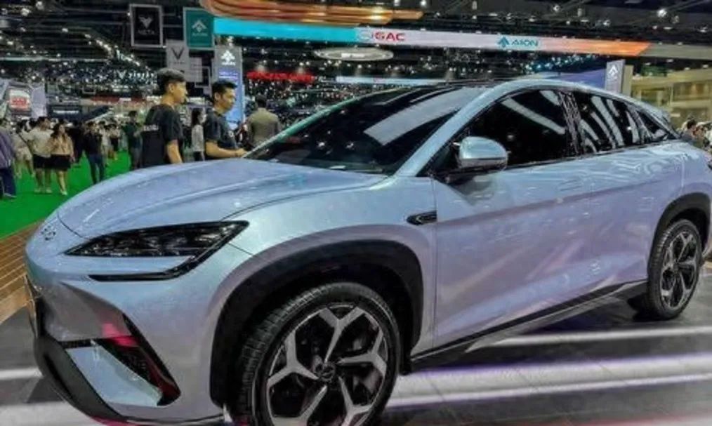 比亚迪4.98万，月销3万台，续航405公里，ModelY瞬间不香了