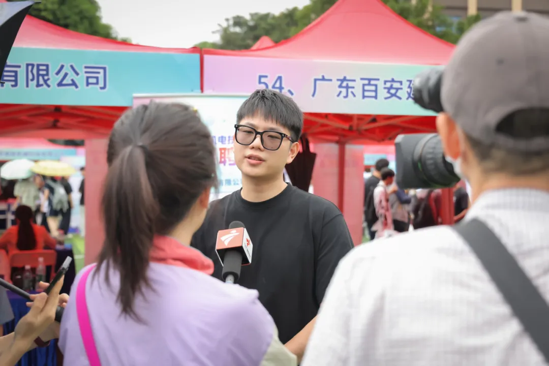 120家企业, 近万个岗位! 机电技师学院学子未毕业就被企业加薪\抢\