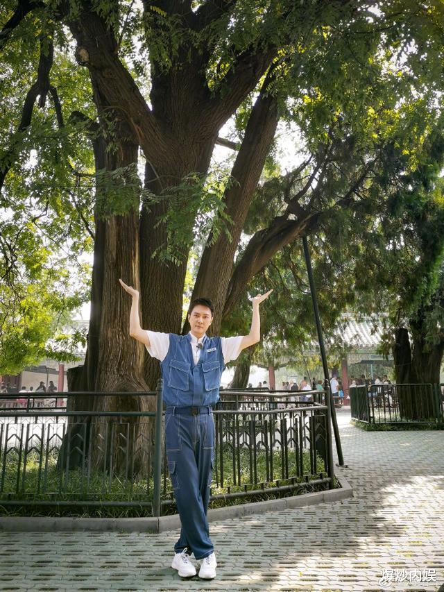 冯绍峰提起儿子当众爆哭！风流一生折在赵丽颖身上？