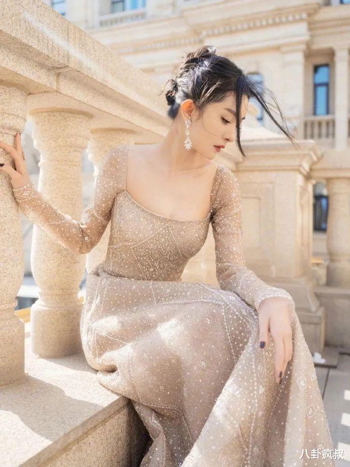 杨幂|肉丝礼服 大幂幂大到没朋友