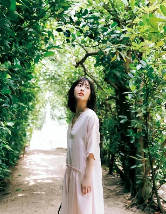 滨边美波——美艳到不可方物!从小美到大,至今依旧美出天际!