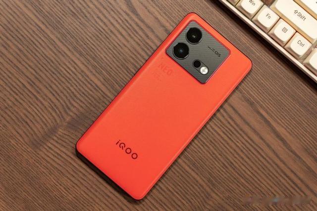 近期手机怎么选?这三款性价比拉满,还几乎无差评