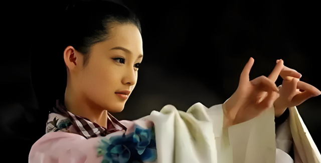 被国家秘密培养9年，转身却踏进娱乐圈，网友：新时代白眼狼