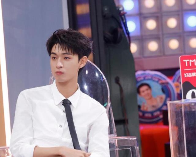 郭德纲为什么封箱还带秦霄贤？因为“那点破事”根本就不叫事！