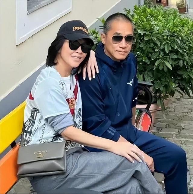 荒谬!出轨无所谓、同居20年不领证,揭秘3对明星夫妻婚后生活