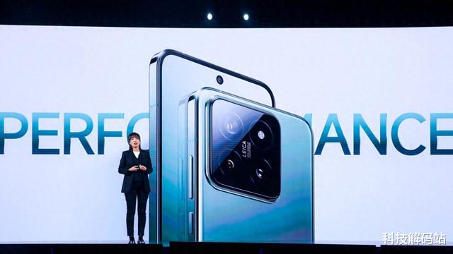 小米15Pro真机谍照被曝:左上角矩阵式摄像头垂直中框,配置顶尖