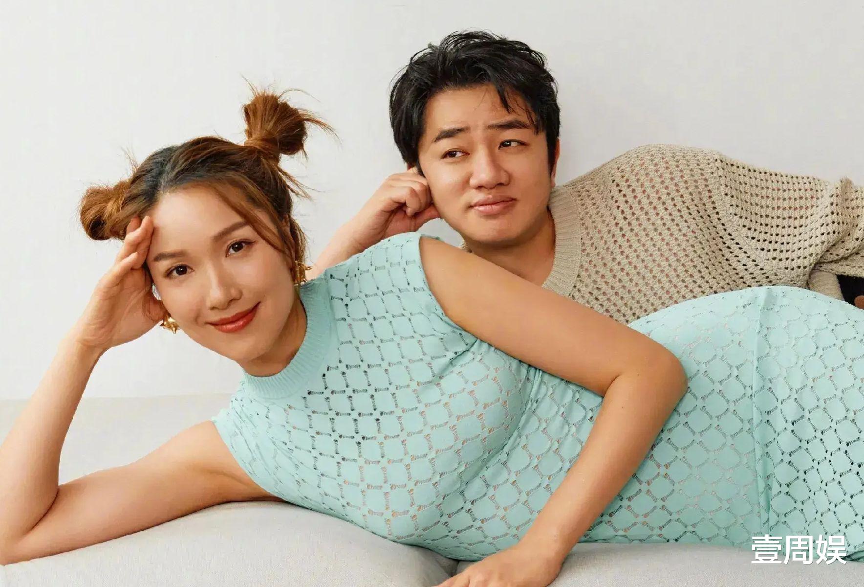 王祖蓝夫妇逛天安门被偶遇,老婆穿旗袍配运动鞋,网友:老了很多