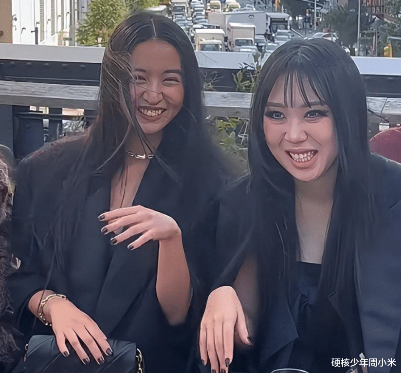 日本神颜少女与娜扎同框,官方称两人都超级美,网友:我又不瞎