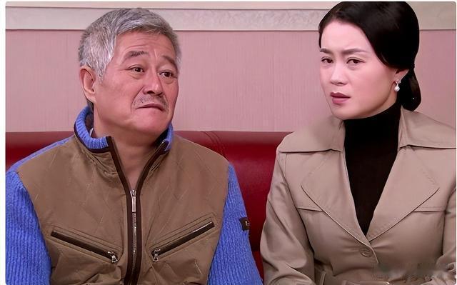 和赵本山传绯闻,41岁还无人敢娶?被力捧20年,关婷娜真的不简单