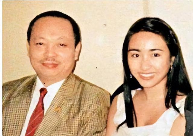 甩了黎姿追张国荣初恋,三婚娶小37岁女友,“风流才子”段位太高