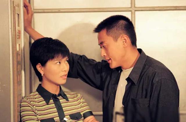 香港艺人魏骏杰前妻曝大瓜！整容到认不出，和大28岁富商传绯闻