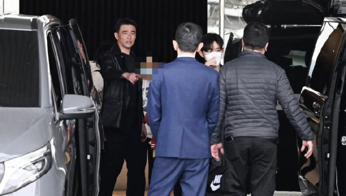 大S骨灰悄然抵台:家人悲痛护送