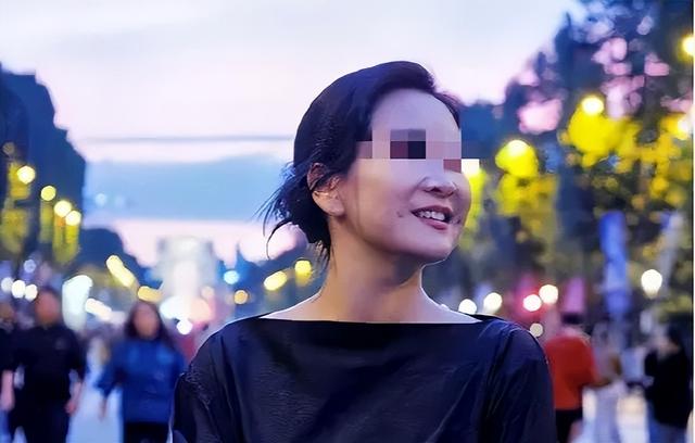 贾玲花200万减肥反弹40斤，公开亮相巴黎的她，又胖回去了？