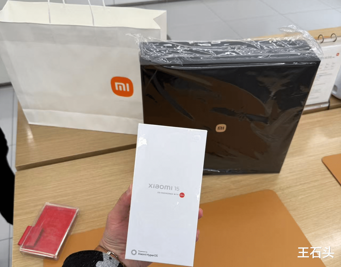 小米15首批用户口碑出炉,98%好评率,却暴露了一个问题!