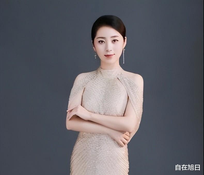 28岁因星光大道一夜爆红,31岁嫁给二婚云飞,如今泯然众人矣