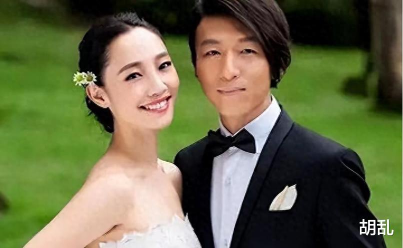 白百何儿子最新照片曝光，身高近180，网友惊呼：像谁一目了然