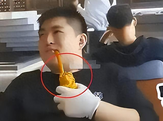 星二代赵一楠:让亲生父亲赵本山颜面尽失,却扬言:他不够了解我