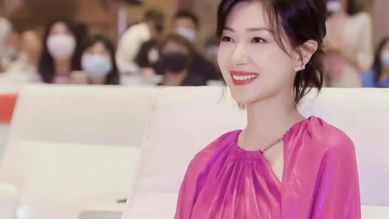 不显眼，但越看越有味道，低调展现自我的“万老板”