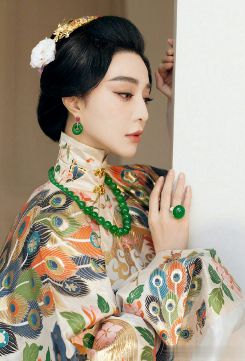 好牌打烂!如今再看赵薇现状,才终于明白范冰冰当年那句话含金量