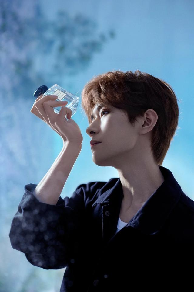 4.30娱乐瓜\uD83C\uDF49:肖战杨紫刘宇宁杨洋赵丽颖千玺周雨彤