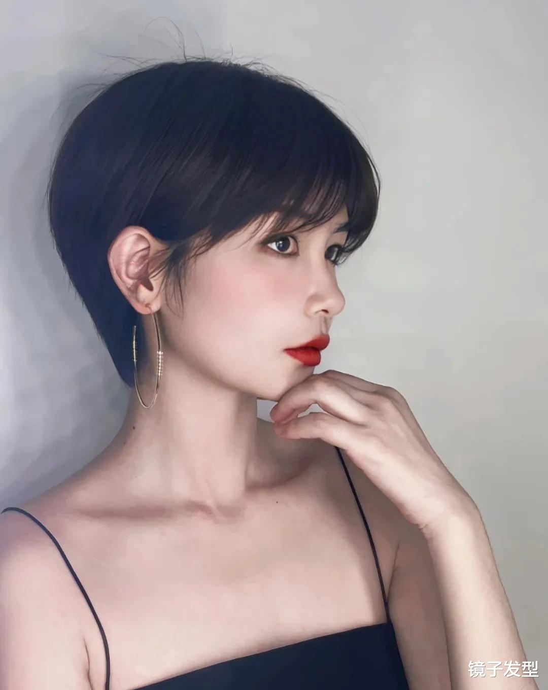 高颜值挂耳短发:利落时尚的精致之选