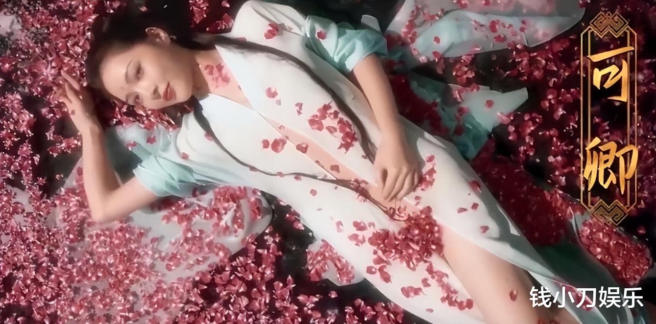 电影红楼梦惹怒观众,宝钗像比目鱼,黛玉宝玉像发面馒头