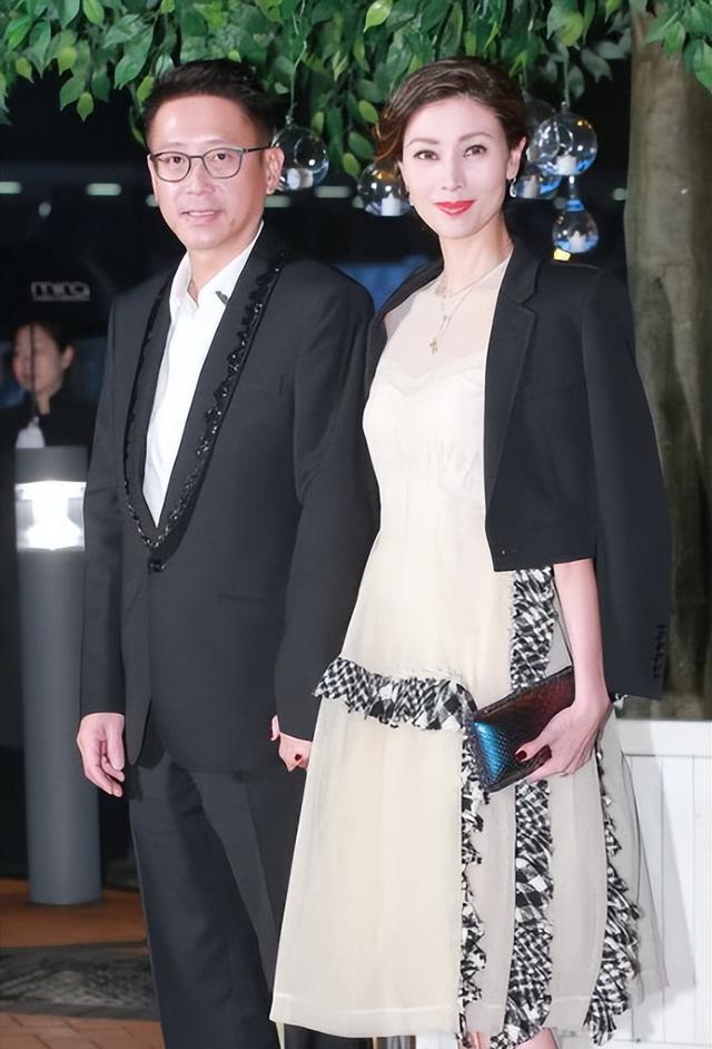 直到看到李嘉欣的奢侈生活，才明白许晋亨当年错得多离谱