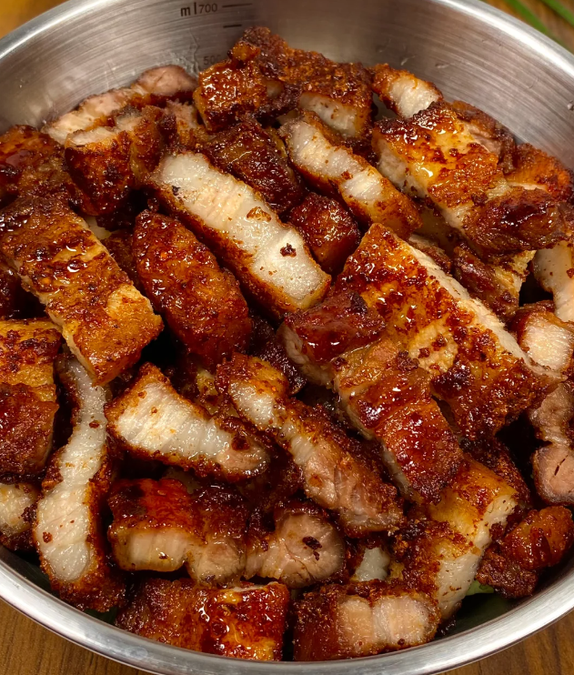 一出锅就忍不住咽口水、外酥里嫩咸香入味，嘎嘎好吃！一定要去试试哇