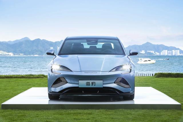 为什么很多人后悔买了新能源汽车？老司机说出真相：有这3大短板